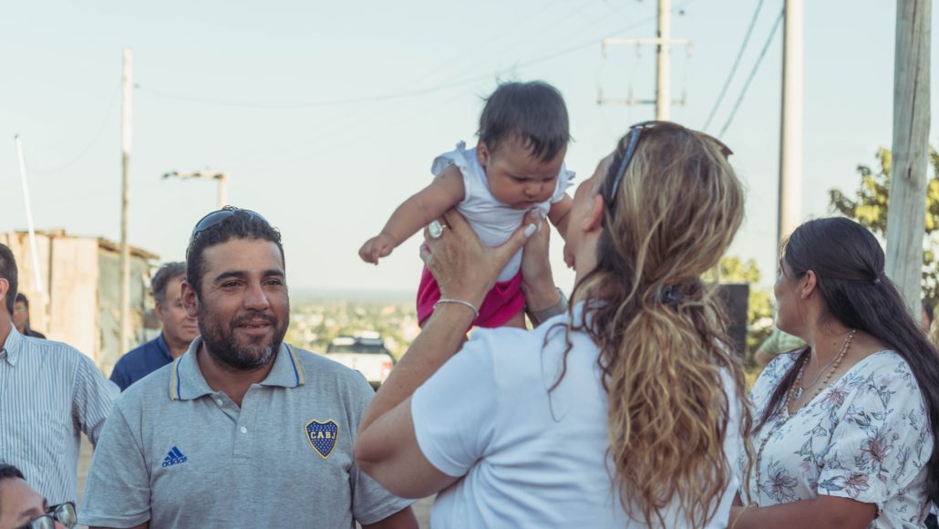 Familias del barrio Loma del Gitano recibieron las llaves de sus Hogares construidos mediante el Plan Angelelli (foto 4)