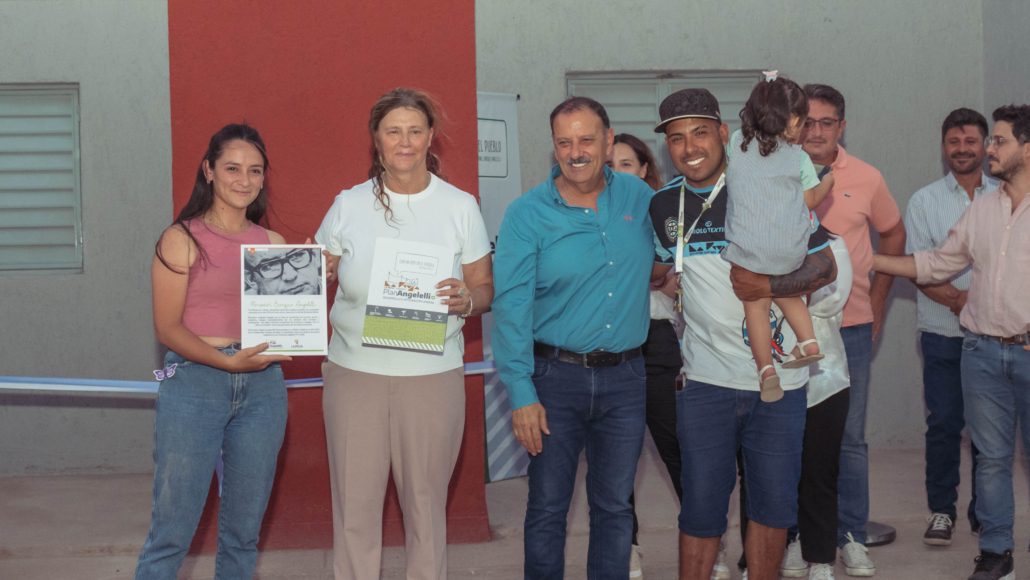 Familias del barrio Loma del Gitano recibieron las llaves de sus Hogares construidos mediante el Plan Angelelli