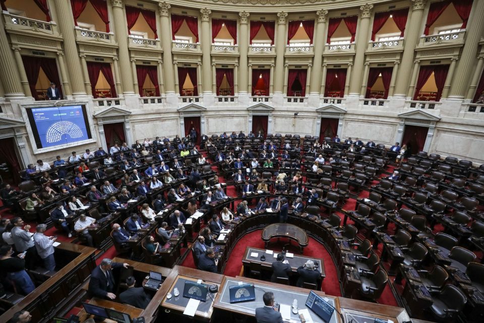 “Martín Menem no garantizó el debate, ni el funcionamiento de la Cámara y abandonó el recinto”