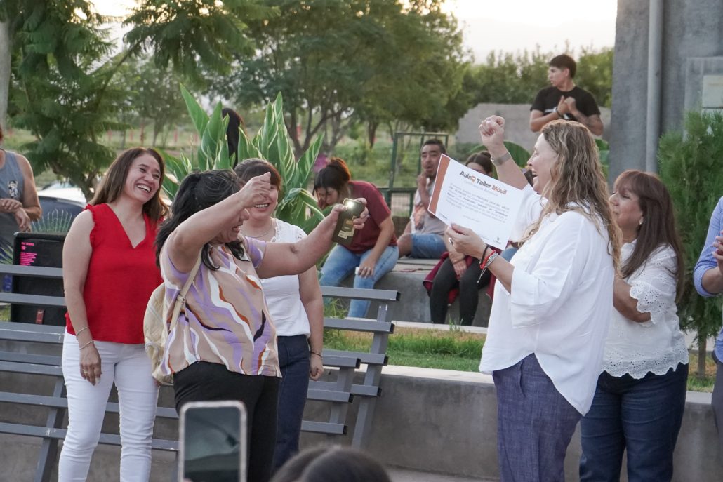 Dimensión Socio Comunitaria del Plan Angelelli APUESTA A LA FORMACIÓN Y EL AUTOEMPLEO