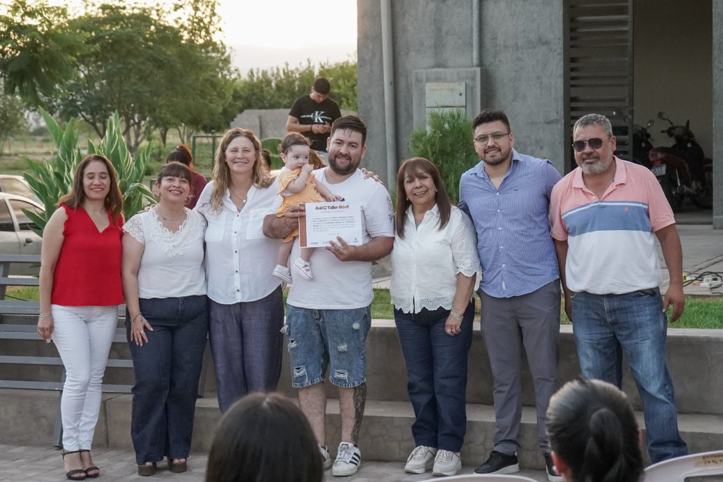 Dimensión Socio Comunitaria del Plan Angelelli APUESTA A LA FORMACIÓN Y EL AUTOEMPLEO (foto 3)