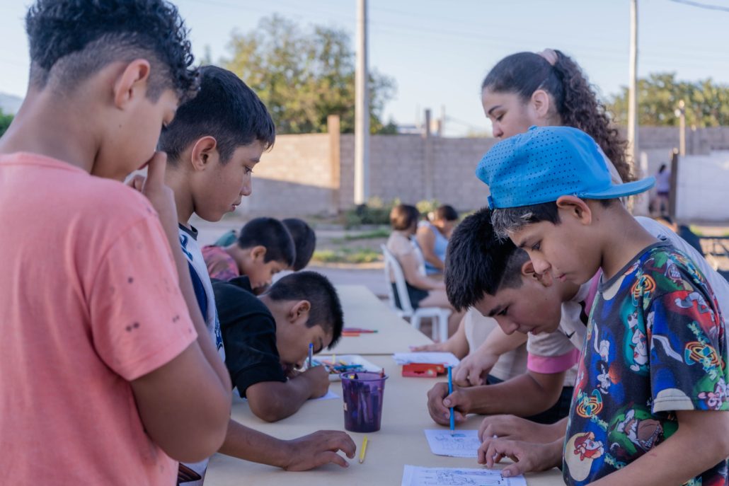 FE, MEMORIA Y COMPROMISO EN COMUNIDAD:  JORNADA DEL PLAN ANGELELLI EN EL BARRIO SUSANA QUINTELA  (foto 2)