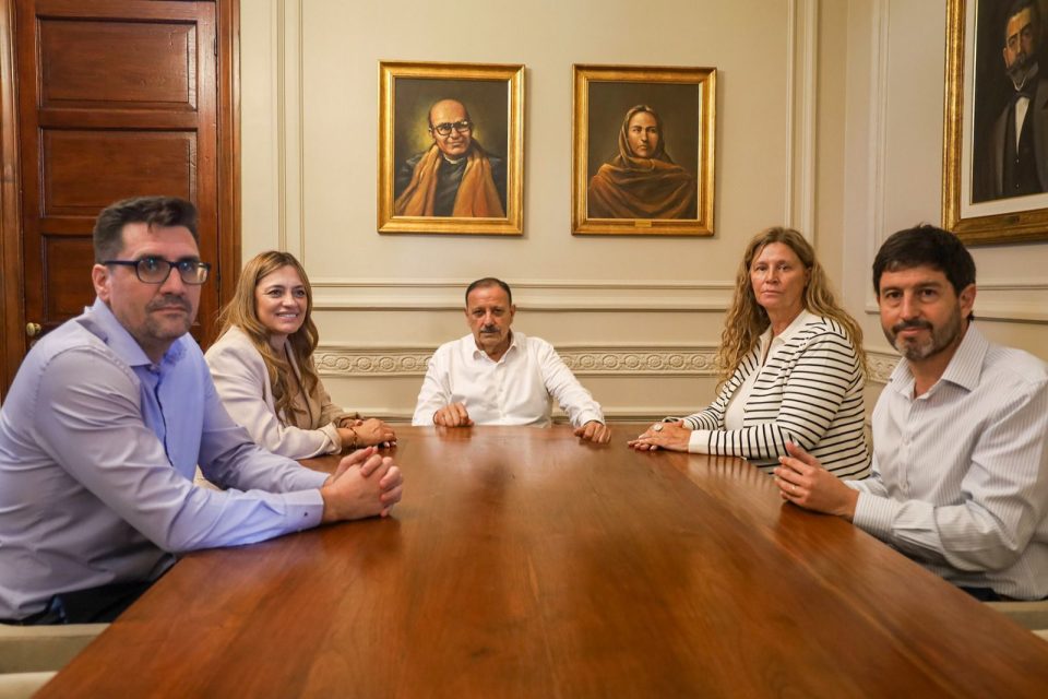 La comitiva riojana que participó en la PDAC de Canadá informó al gobernador sobre las gestiones y la agenda desarrollada