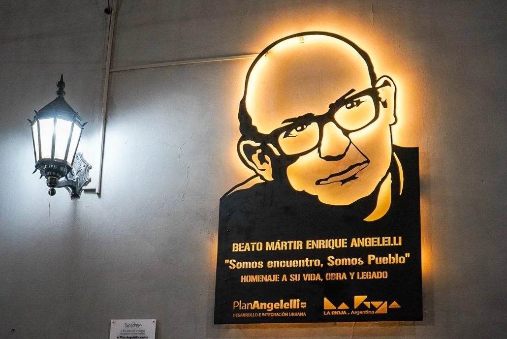 QUEDÓ INAUGURADA EN GUANDACOL UNA NUEVA IMAGEN DE ANGELELLI FORJADA EN HIERRO